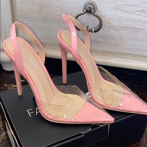 Fashion Nova High Heels - Picture 2 of 3